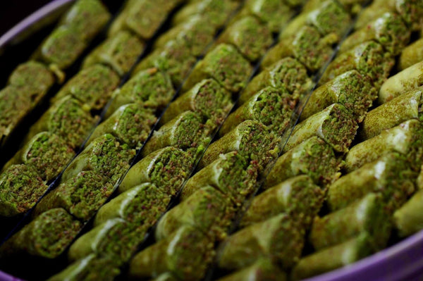Semiramis Rose Petals Rolls With Pistachio 600g اصابع ورد بالفستق
