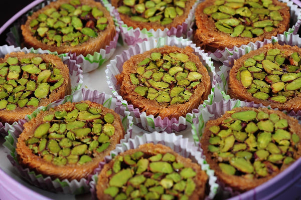 Semiramis Pistachio (Mabroomeh) Quarters 500g مبرومة بالفستق طرنشات