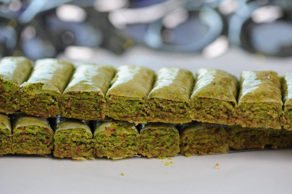 Semiramis Rose Petals Rolls With Pistachio 600g اصابع ورد بالفستق